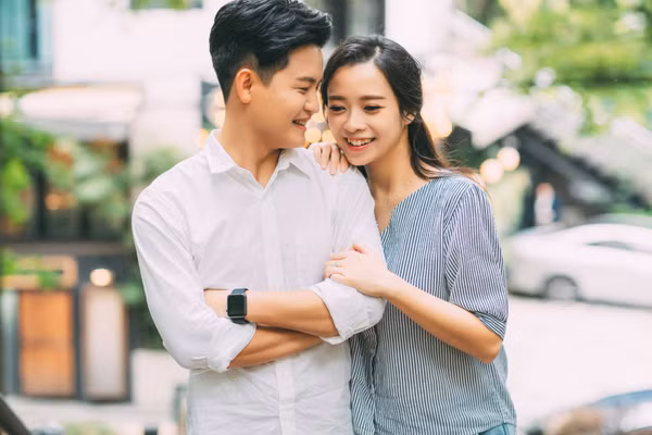 Có người cho rằng xa nhau một chút lại thấy mới mẻ, ở bên nhau cả ngày cũng dễ chán. (Ảnh: ITN).