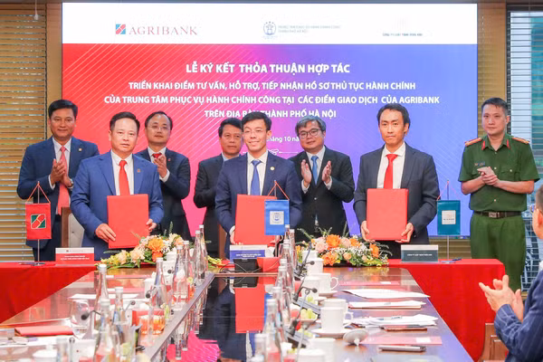 Agribank tiên phong tích hợp dịch vụ công tại điểm giao dịch của ngân hàng