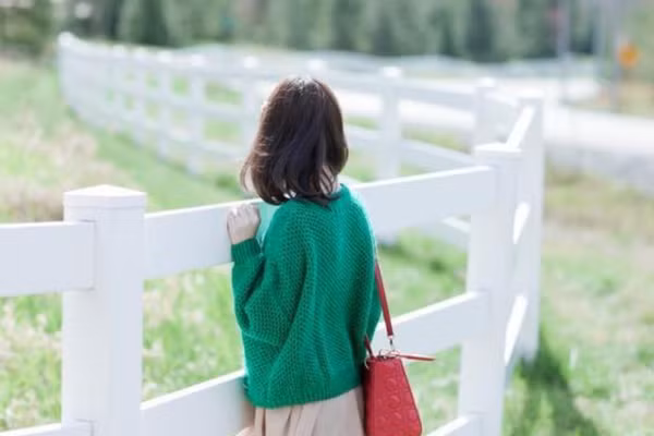 Đa nghi là vấn đề chung của hầu hết phụ nữ. (Ảnh: ITN).
