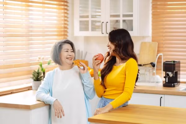 Hòa hợp với mẹ chồng không phải là điều khó khăn. (Ảnh: ITN)