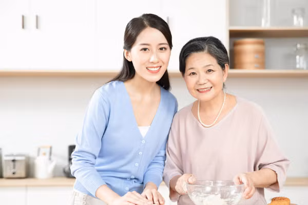 Nàng dâu thật lòng quan tâm gia đình, đôi mắt không biết nói dối. (Ảnh: ITN)