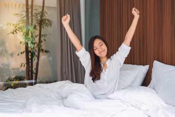 Hãy để bản thân hoàn toàn thư giãn, tập trung vào một chỗ, loại bỏ cảm xúc tiêu cực và bắt đầu một ngày mới. (Ảnh: ITN)