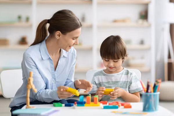 Trẻ có nhu cầu giáo dục đặc biệt cần một môi trường như thế nào?