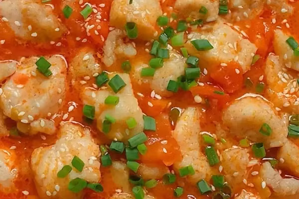 Cá phi lê sốt cà chua, vừa ngon miệng vừa có tác dụng giải nhiệt. (Ảnh: ITN)