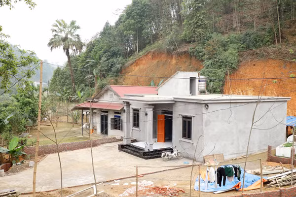Căn nhà kiên cố được của người dân được dựng lên nhờ một phần hỗ trợ từ chương trình xóa nhà tạm. (Ảnh: TL)