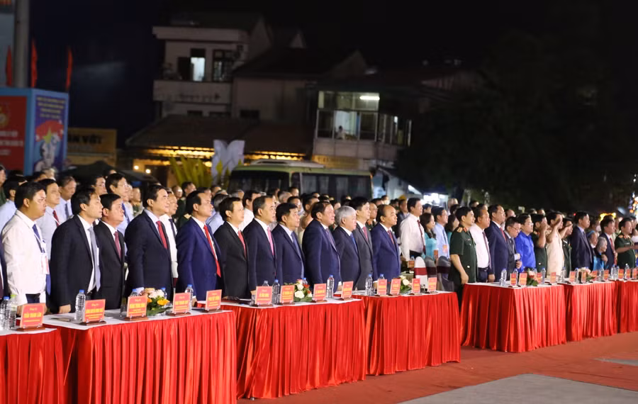Các đại biểu tham dự lễ kỷ niệm.