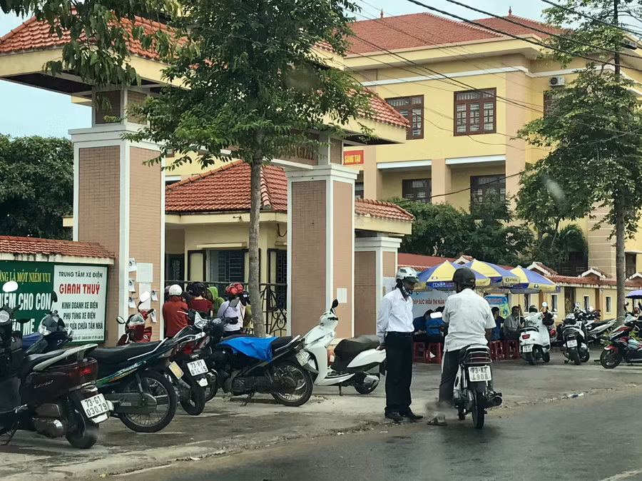 Ngay từ sáng sớm, trên địa bàn Tp. Đồng Hới đã có cơn mưa nhỏ