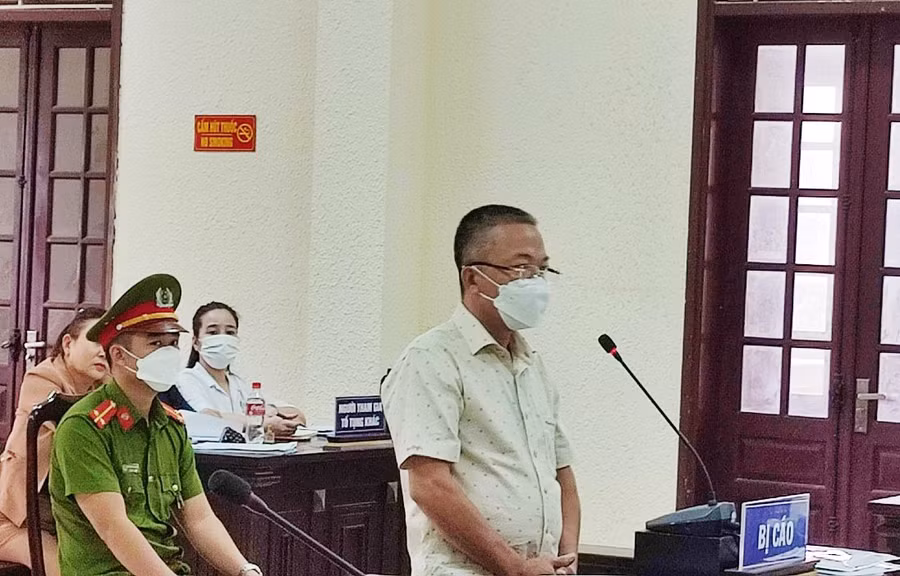 Bị cáo Lê Anh Dũng trả lời chất vấn trước HĐXX