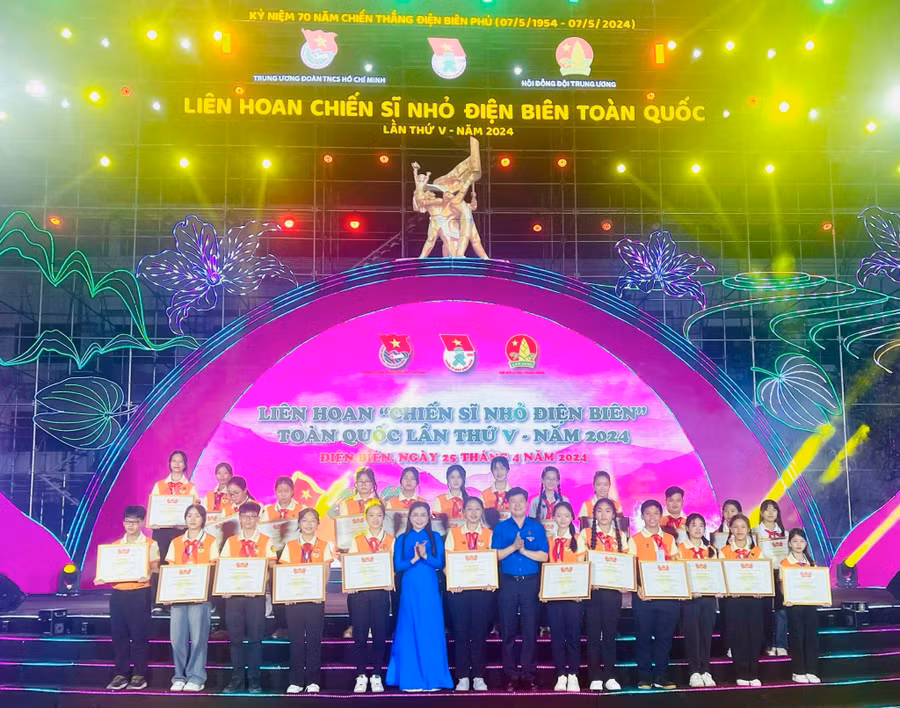 Liên hoan "Chiến sĩ nhỏ Điện Biên" tại tỉnh Điện Biên.