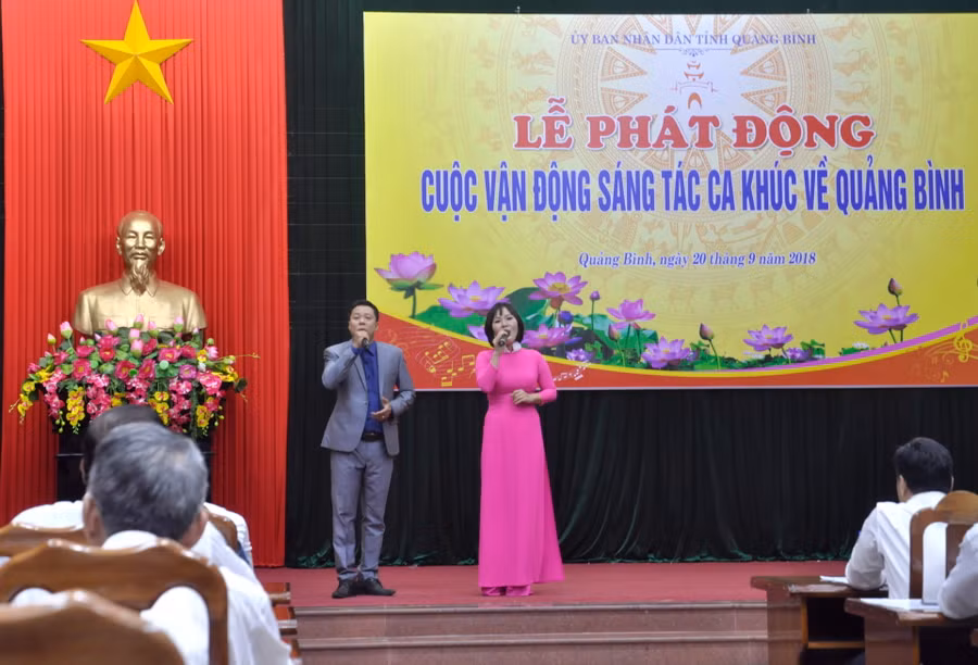 Buổi lễ phát động sáng tác ca khúc về Quảng Bình do UBND tỉnh Quảng Bình tổ chức