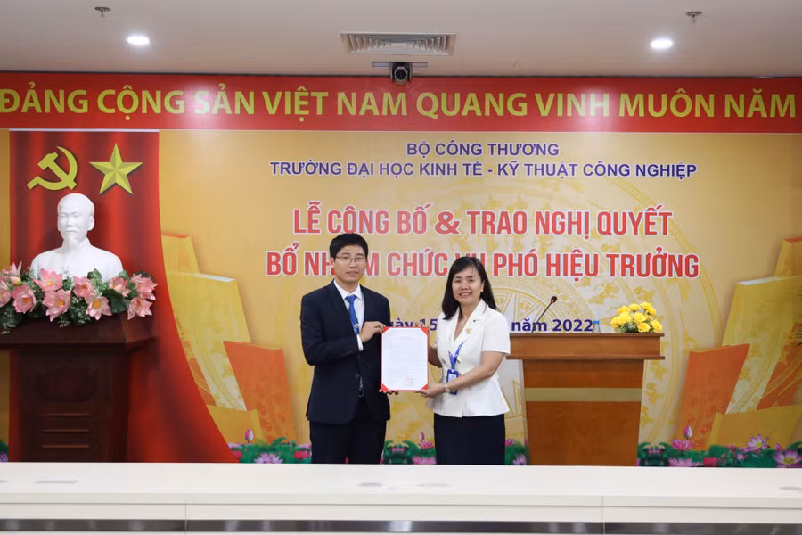 ĐH Kinh tế Kỹ thuật Công nghiệp có tân Phó Hiệu trưởng
