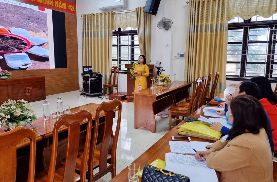 Phần thi trình bày biện pháp góp phần nâng cao chất lượng nuôi dưỡng, chăm sóc, giáo dục trẻ của 1 giáo viên tại trường Mầm non ở huyện Hướng Hóa.