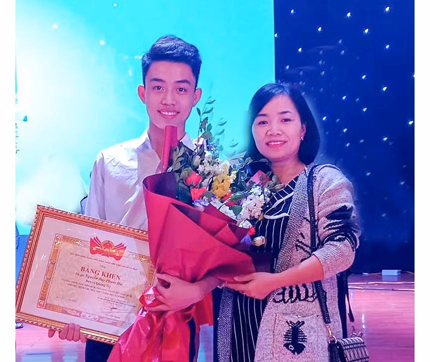 Em Nguyễn Duy Phước Hải tham gia vòng chung khảo cuộc thi “Tri thức trẻ vì giáo dục” năm 2018 Em Nguyễn Duy Phước Hải tham gia vòng chung khảo cuộc thi “Tri thức trẻ vì giáo dục” năm 2018