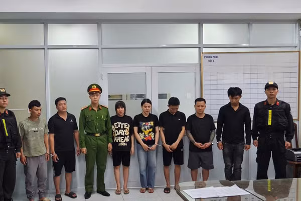 7 người trong nhóm làm giả thịt bò để bán ra thị trường. 