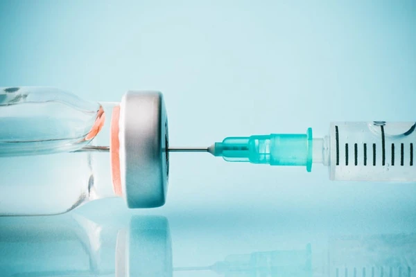 Một nhà thuốc bị xử phạt vì bán vaccine. (Ảnh minh họa: ITN)