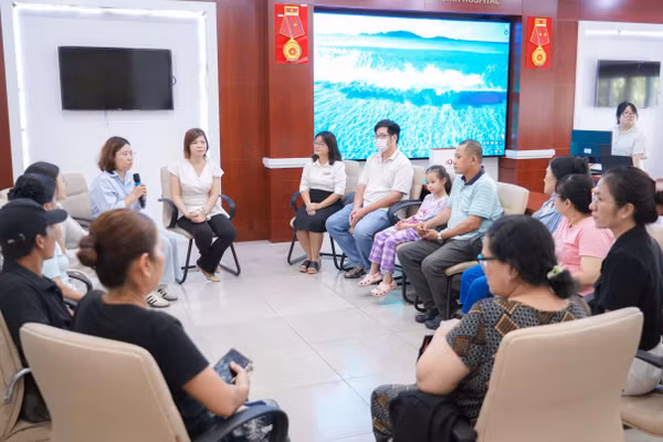 Buổi chia sẻ giúp người chăm sóc nhận diện được tình trạng căng thẳng, học cách phòng ngừa kiệt sức và trau dồi thêm kỹ năng tự chăm sóc bản thân.