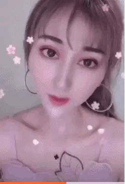 Soái ca, soái tỷ TikTok bị lộ ảnh qua cam thường "đẹp đến... xuất quỷ" ảnh 27