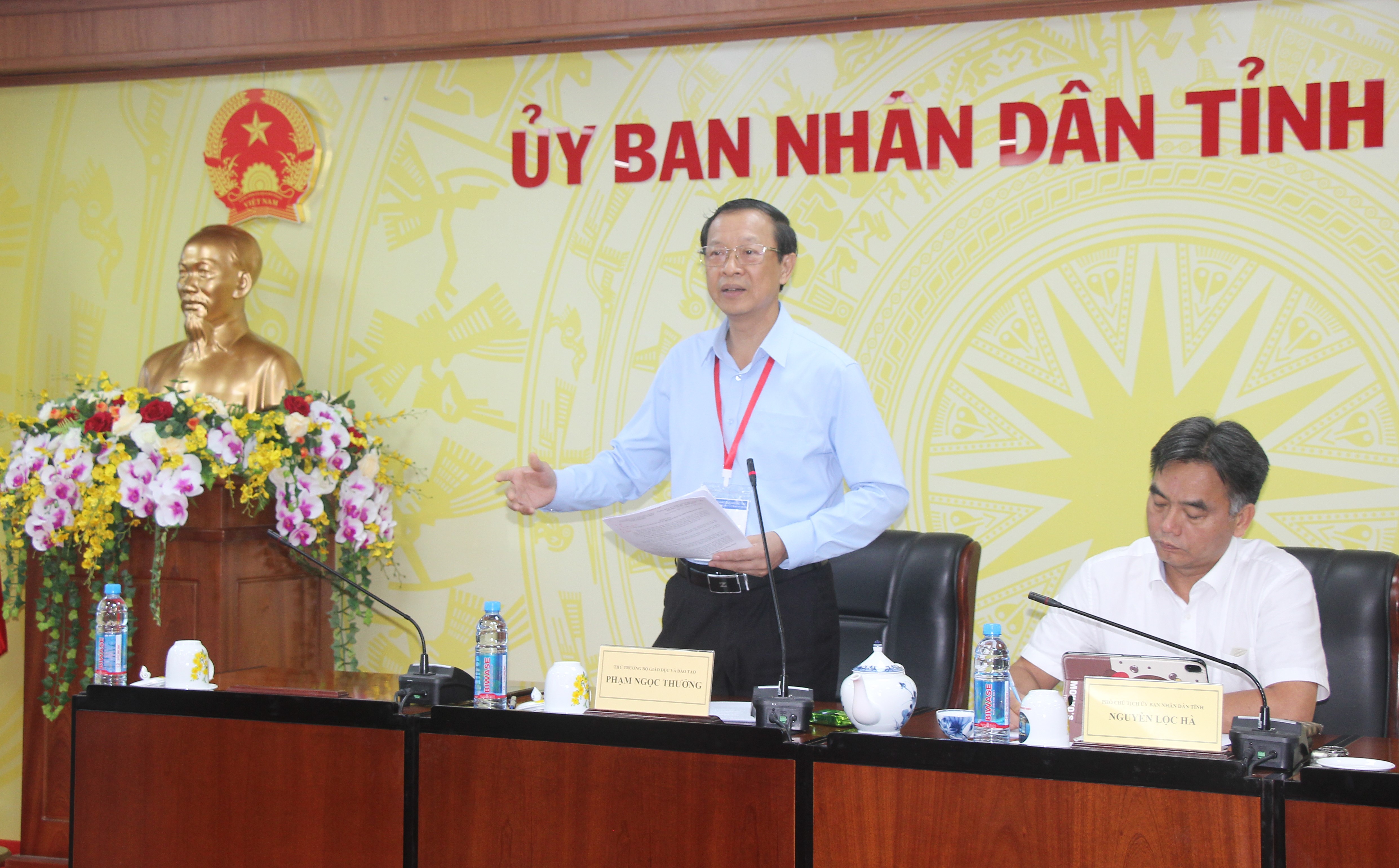 Thứ trưởng Phạm Ngọc Thưởng phát biểu tại buổi làm việc.