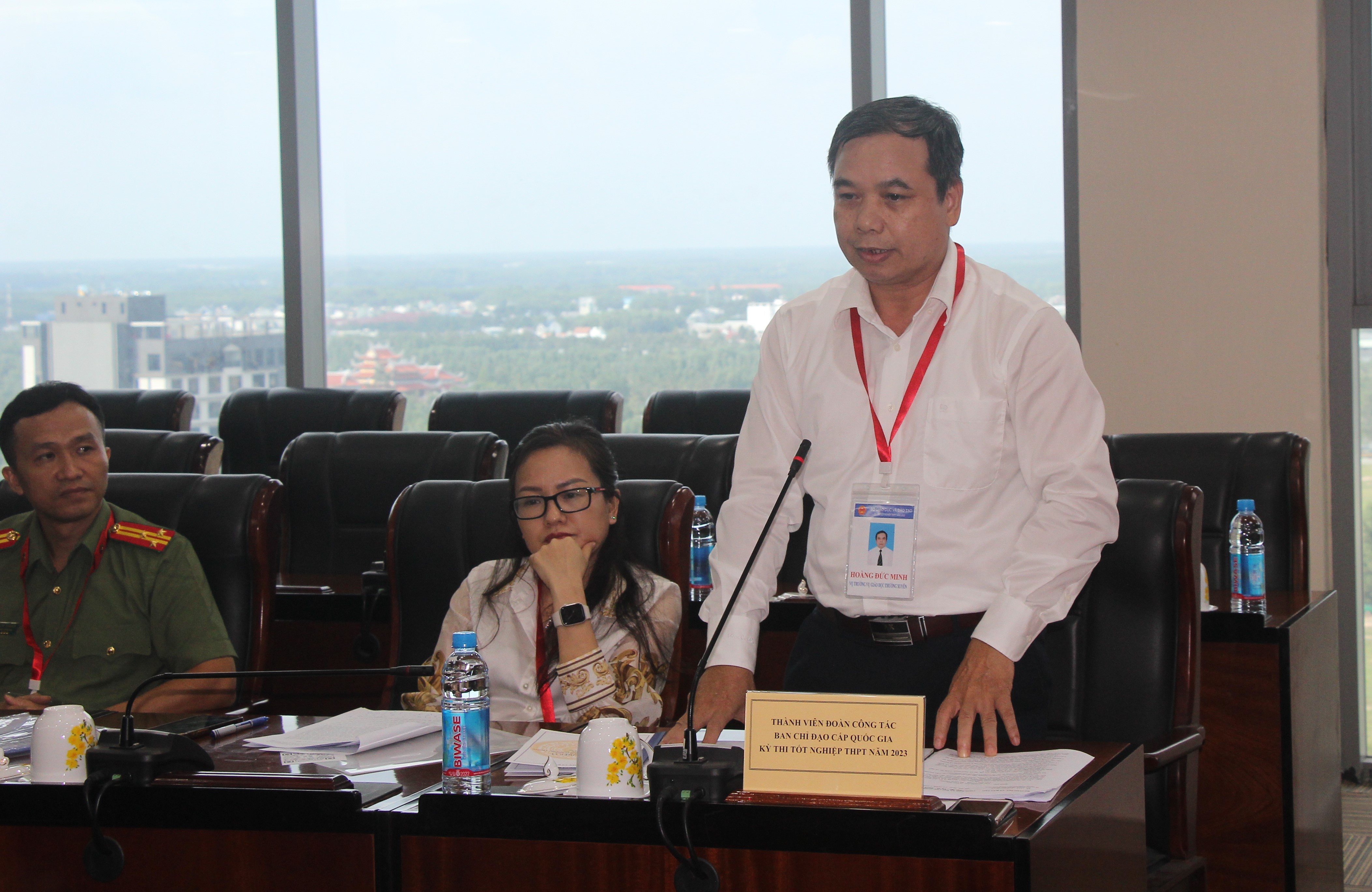 Thành viên đoàn kiểm tra của Bộ GD&amp;ĐT phát biểu tại buổi làm việc.