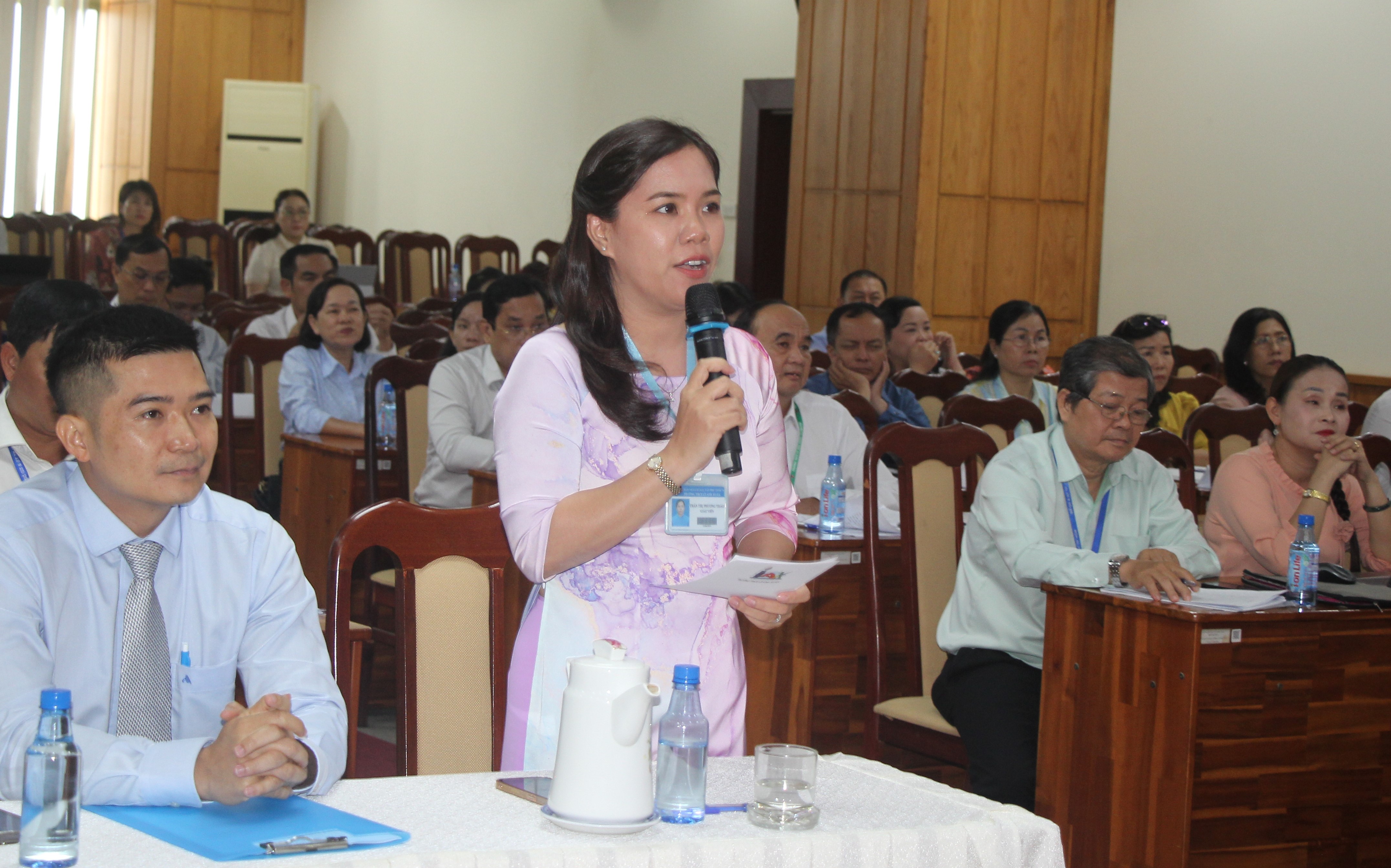 Cô Trần Thị Phương Thảo, Trường THCS Lê Anh Xuân, quận Tân Phú (TPHCM) gửi ý kiến đến bộ trưởng. Cô Trần Thị Phương Thảo, Trường THCS Lê Anh Xuân, quận Tân Phú (TPHCM) gửi ý kiến đến bộ trưởng.