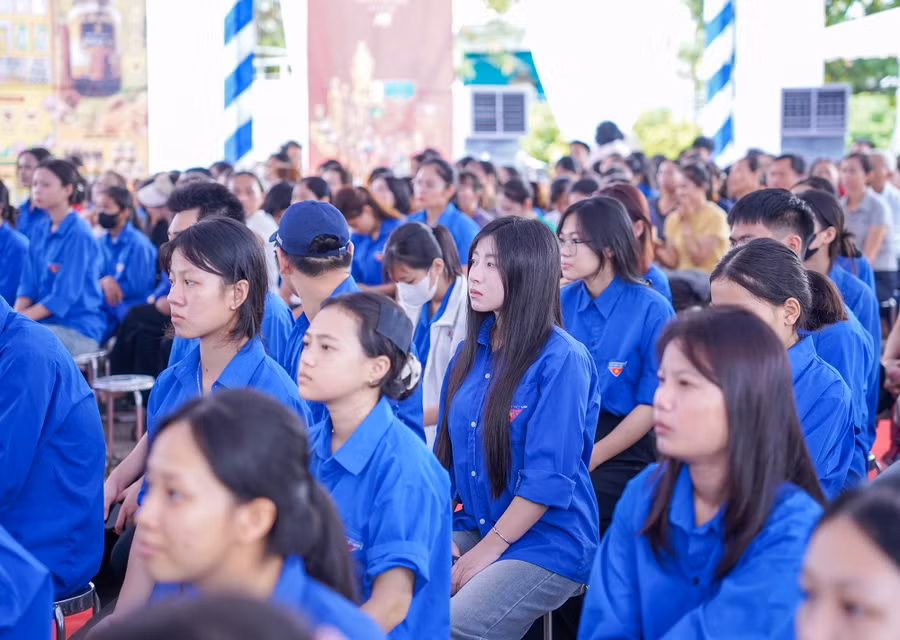 chinh-sach-viec-lam-1.jpg