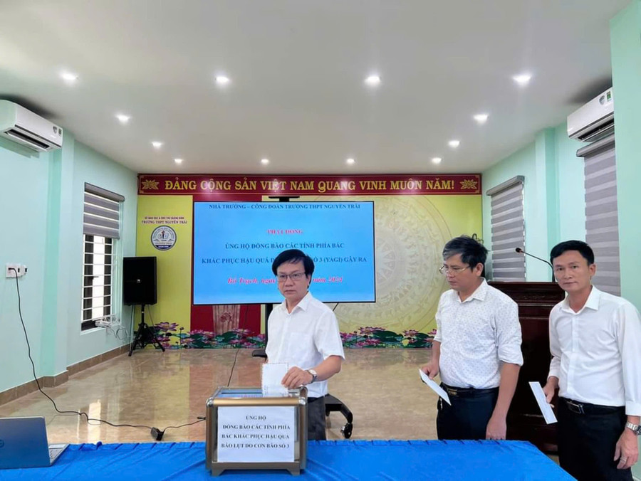 Nhà trường, Công đoàn Trường THPT Nguyễn Trãi (huyện Bố Trạch) ủng hộ đồng bào ảnh hưởng bão lũ. 1000004400.jpg