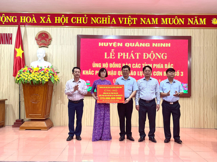 Ngành Giáo dục huyện Quảng Ninh kêu gọi ủng hộ được 370 triệu đồng. 1000004396.jpg