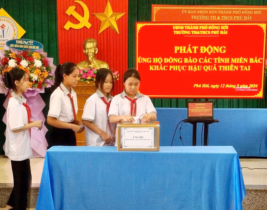 HS-QUANG-BINH-UNG-HO-4.jpg