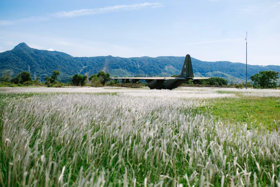 Hiện ở sân bay Tà Cơn có một máy bay C-130 số hiệu 532.
