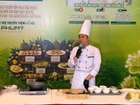 Các đầu bếp giới thiệu nhiều món ăn sáng tạo được chế biến từ sầu riêng Đắk Lắk.