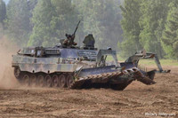 Ukraine mất 2/3 thiết giáp phá mìn Leopard 2R sau một trận đánh