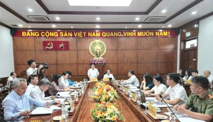 Quang cảnh buổi làm việc - ảnh: Nhân dân quang-canh-buoi-lam-viec-tay-ninh.png