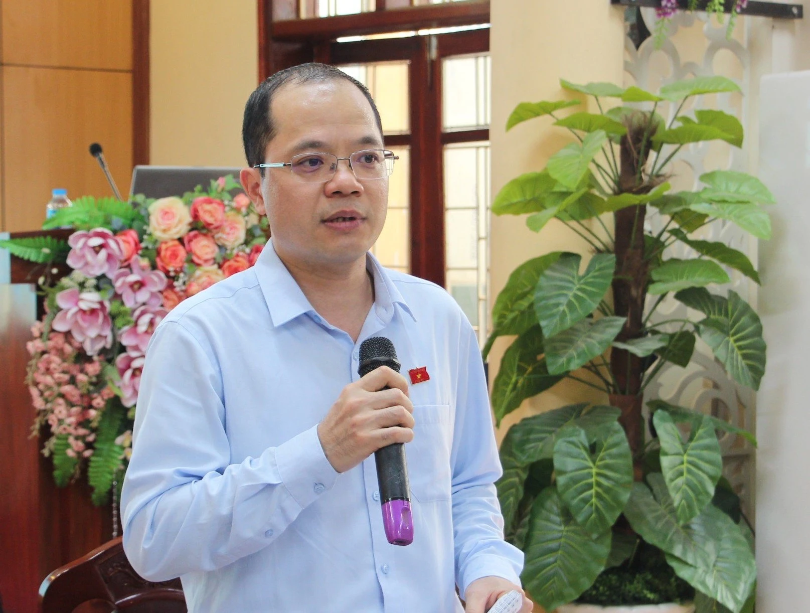 Ông Đinh Công Sỹ, Phó Chủ nhiệm Ủy ban Văn hóa, Giáo dục của Quốc hội phát biểu tại buổi làm việc.