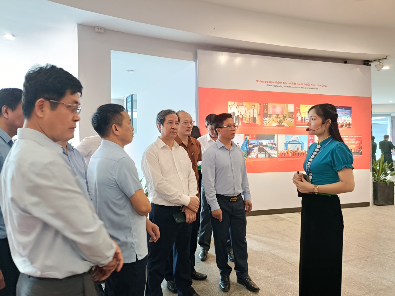 Đoàn công tác thăm Bảo tàng Chiến thắng lịch sử Điện Biên Phủ. Đoàn công tác thăm Bảo tàng Chiến thắng lịch sử Điện Biên Phủ.