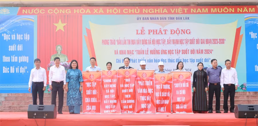 Đắk Lắk phát động phong trào thúc đẩy xây dựng xã hội học tập. (Ảnh: Thành Tâm)