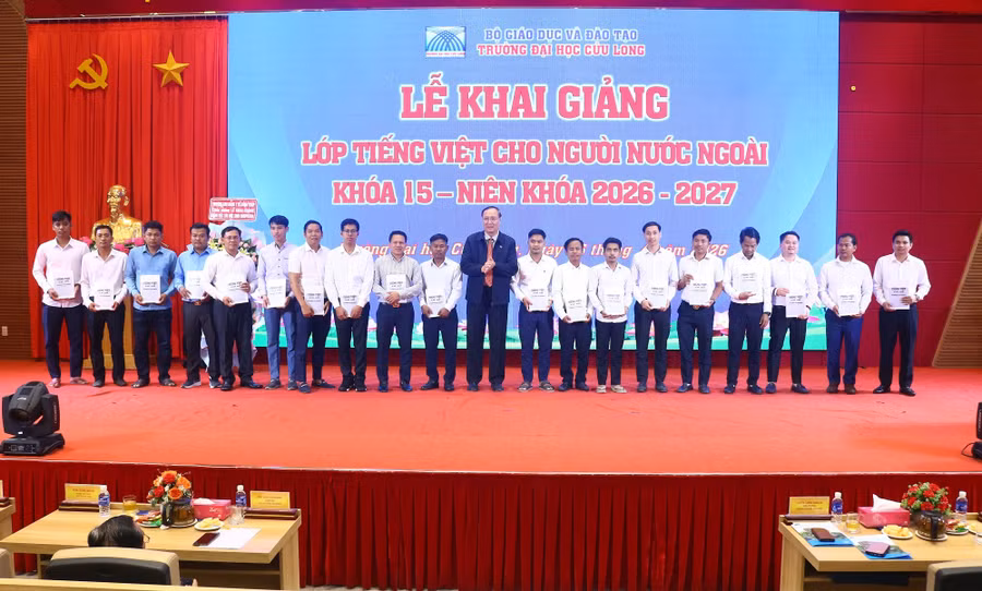 dhcl-dao-tao-tieng-viet-3.jpg