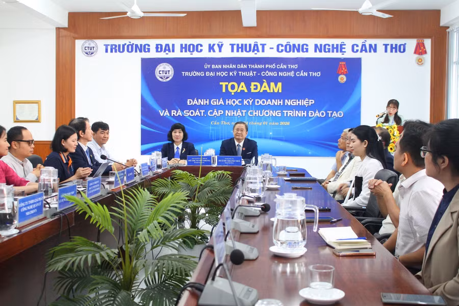 ngay-hoi-viec-lam-4.jpg