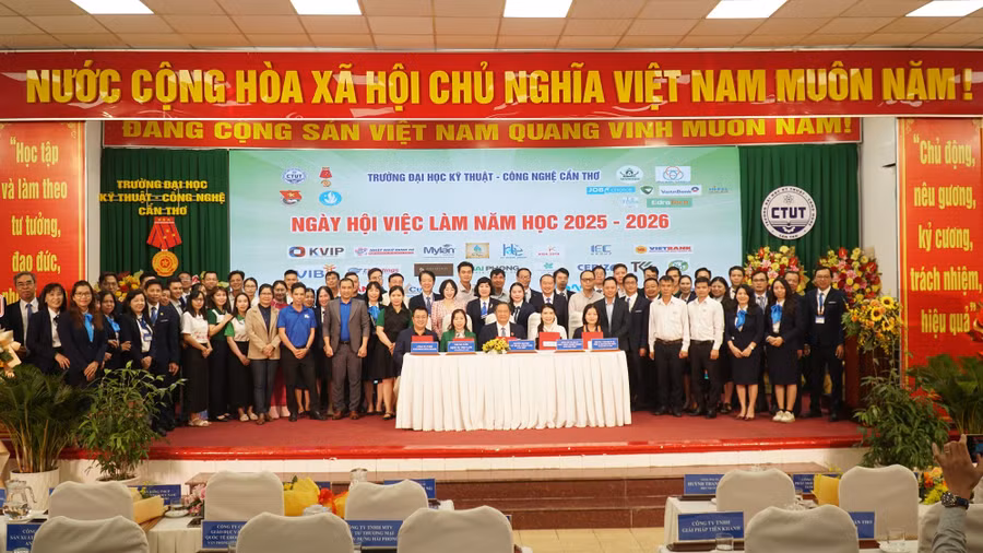 ngay-hoi-viec-lam-3.jpg