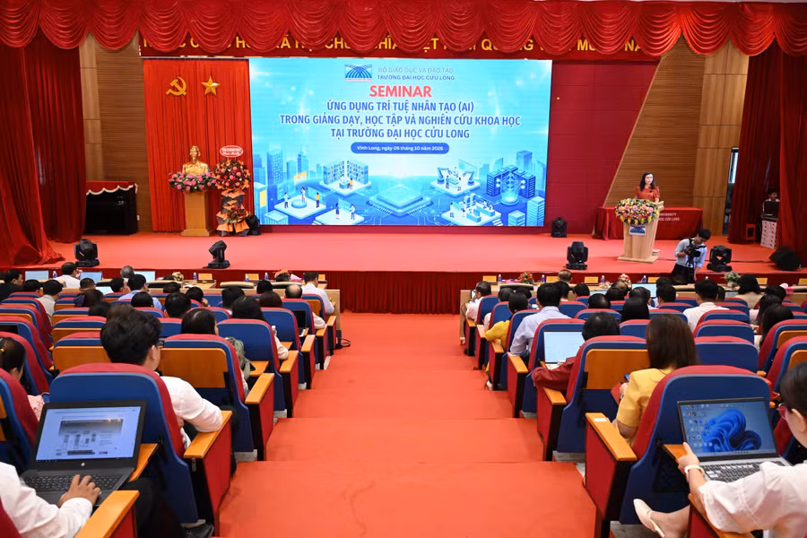 dhcl-hoi-thao-ai-1.jpg