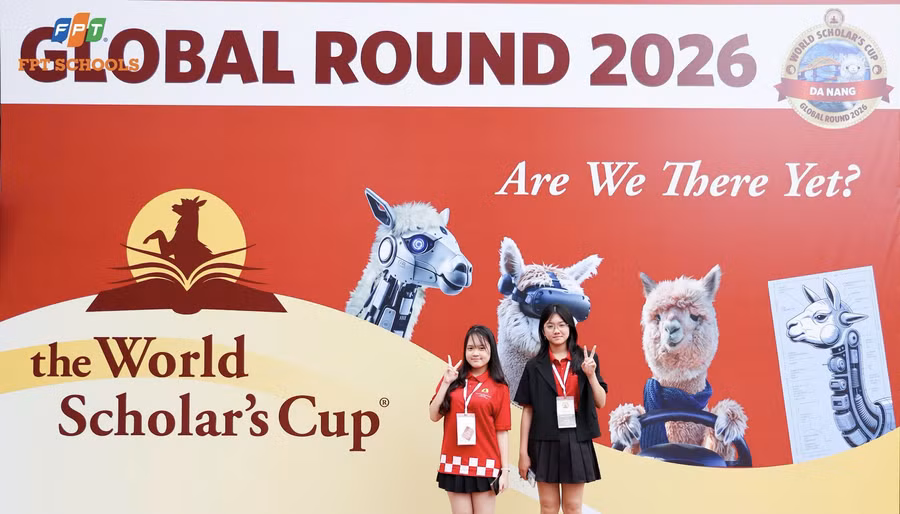 Lê Uyên Khánh Mai và Nguyễn Thái Nhật Lam tại World Scholar’s Cup vòng toàn cầu tại Đà Nẵng. anh-2.png