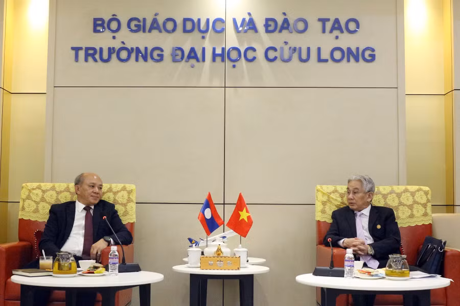 dhcl-hop-tac-lao-2.jpg