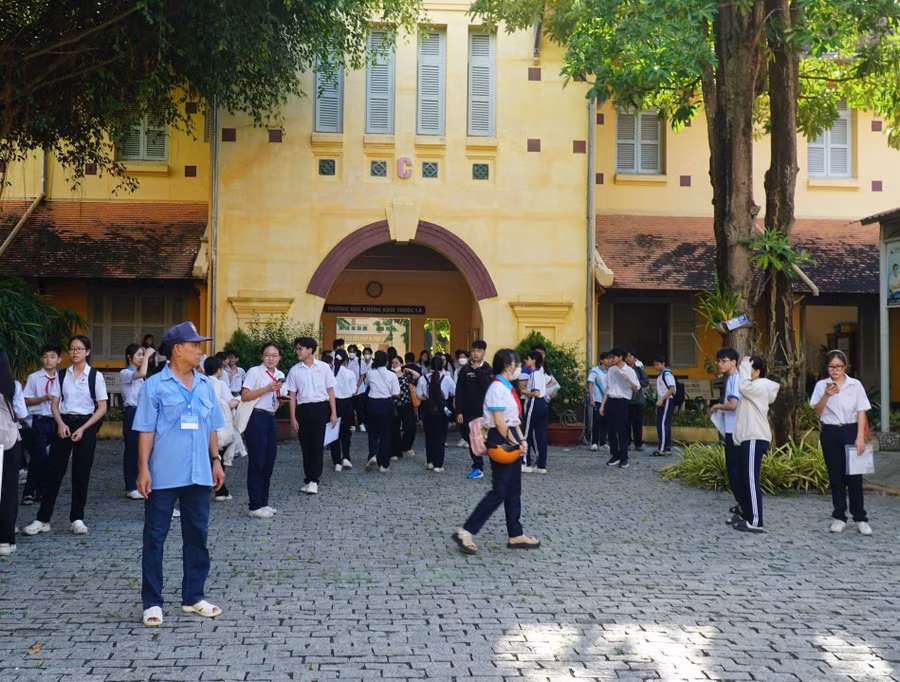 can-tho-tuyen-sinh-10-anh-2.jpg