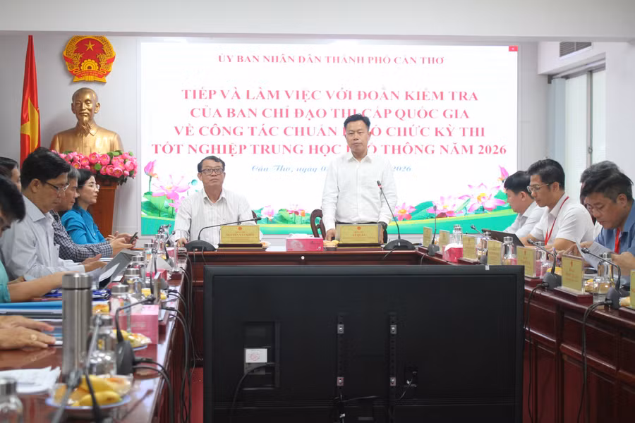 Đoàn công tác của Bộ GD&ĐT do Thứ trưởng Lê Quân làm Trưởng đoàn làm việc với BCĐ Kỳ thi tốt nghiệp THPT năm 2026 TP Cần Thơ.