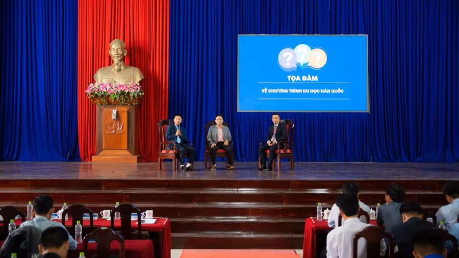 vinh-long-hoi-thao-du-hoc-3.jpg
