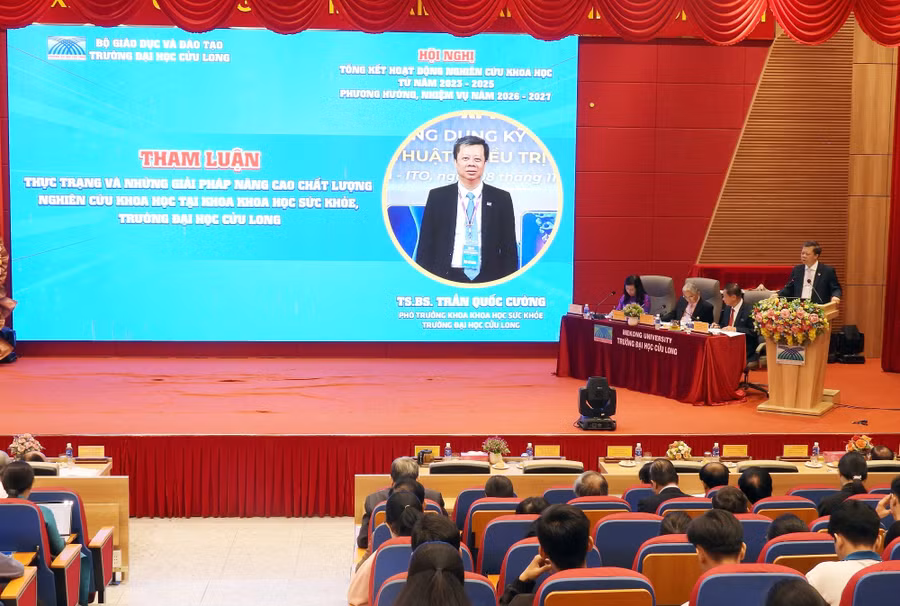dhcl-nghien-cuu-khoa-hoc-1.jpg
