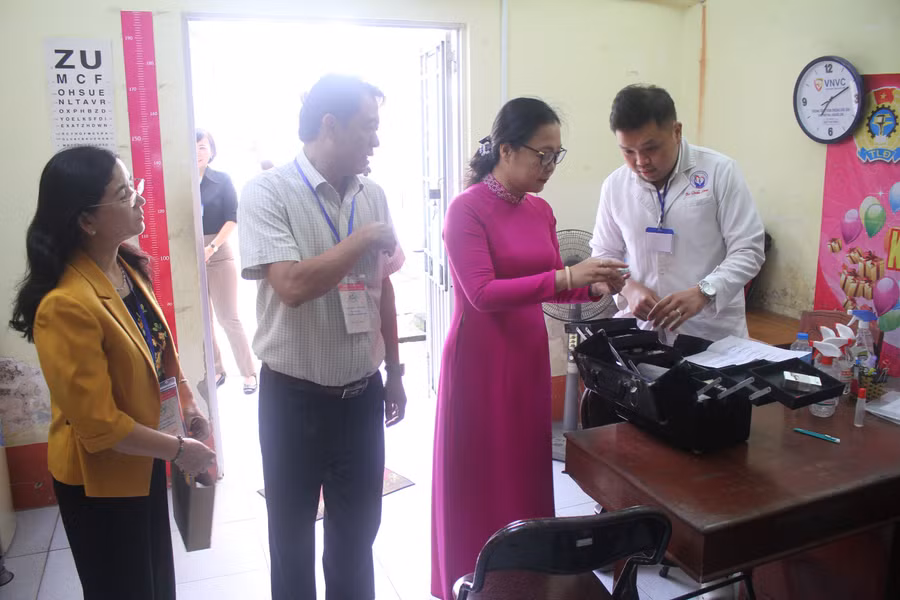 thu-truong-quyen-thanh-7.jpg