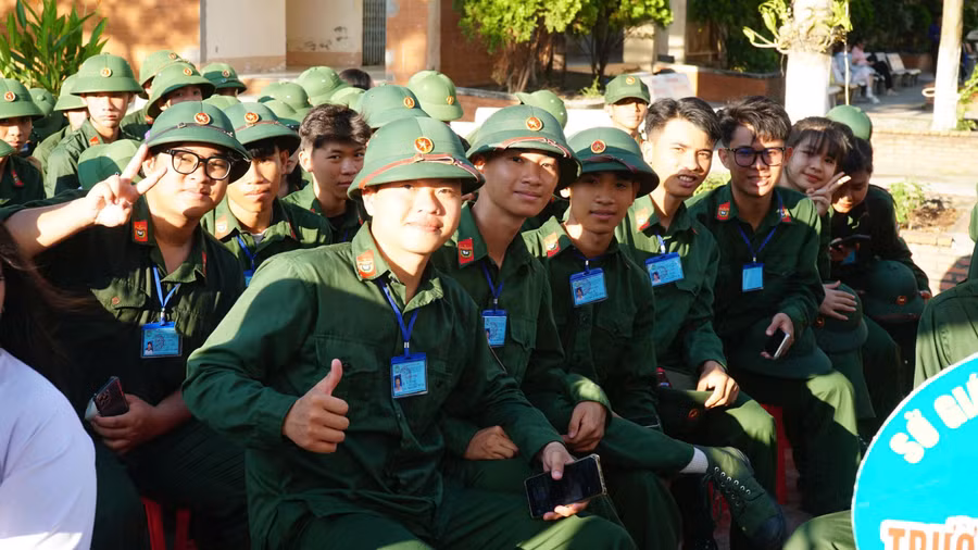 Vận động viên hào hứng tham gia Hội thao.