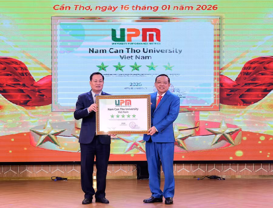 truong-dh-nam-ct-5.jpg