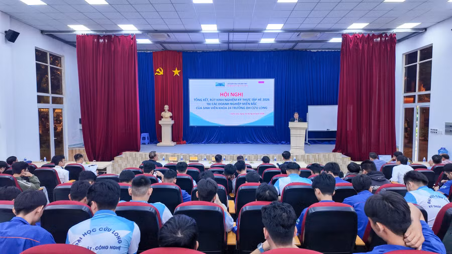 Quang cảnh Hội nghị tổng kết, rút kinh nghiệm đợt thực tập hè năm 2026.