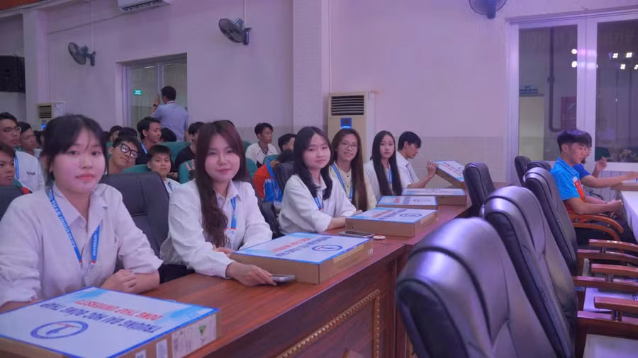 dhdt-dong-hanh-6.jpg